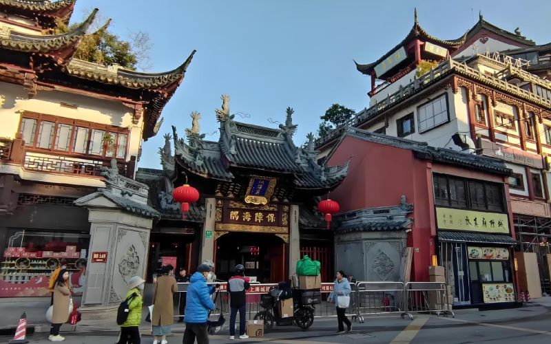 The booking office of the Shanghai City God Temple, a quaint and traditional - looking building